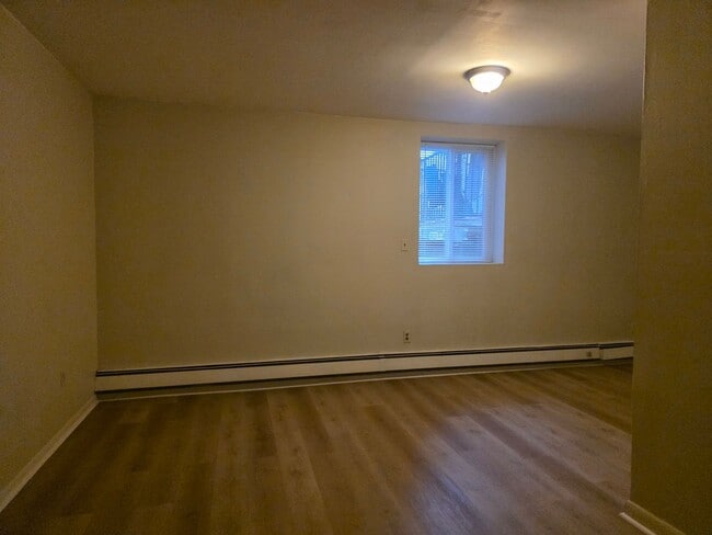 Building Photo - 2717 W 3rd St