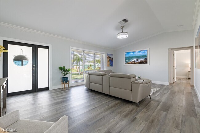 Building Photo - 1932 SE 9th Terrace