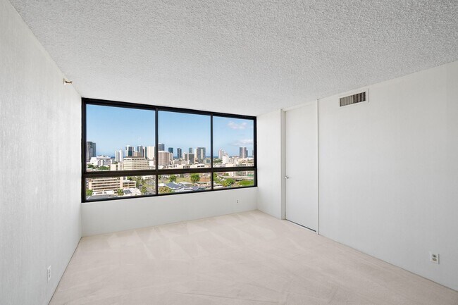 Building Photo - Spacious 2 Bedroom, 2 Bath with 2 Assigned Parking Stalls!