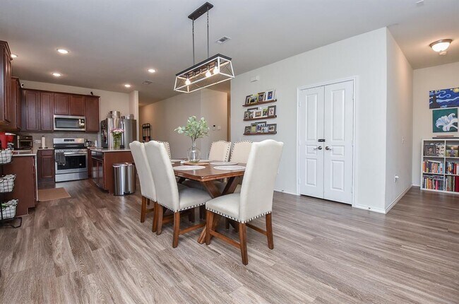 Building Photo - 5011 Lord Crest Ln