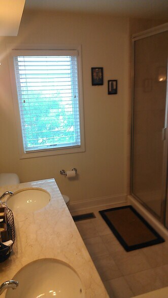 Master Bathroom - 524 Allard Pl