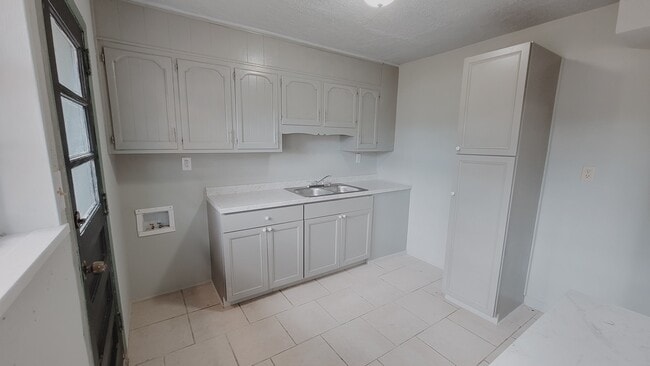 Building Photo - 1276 George St NE