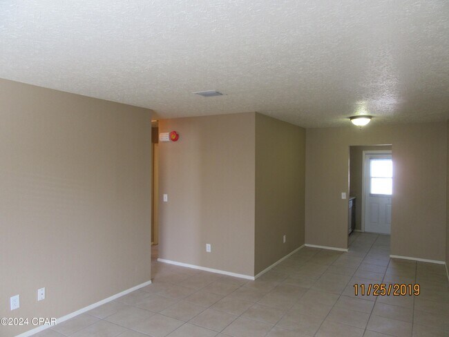 Building Photo - 1104 W 19th Ct