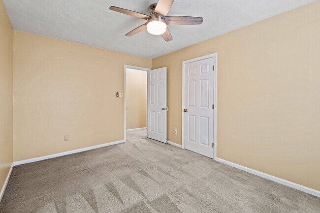 Building Photo - 804 Lancaster Ln