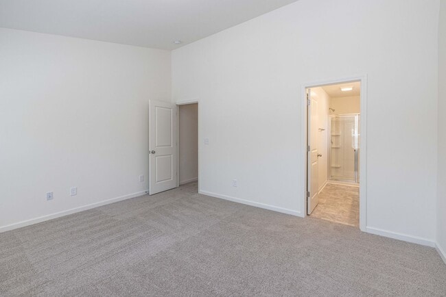 Building Photo - BEAUTIFUL End Unit 2 Bedroom Townhome in Pineville - MOVE IN READY MARCH 2026