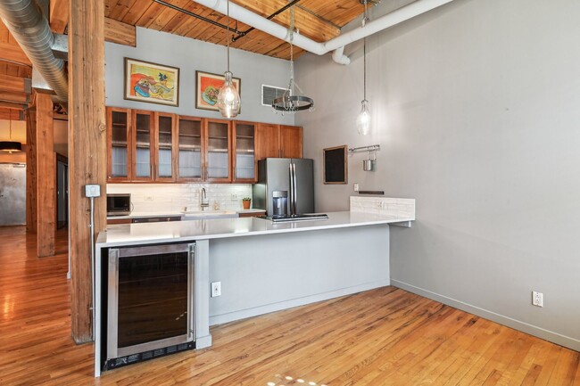 Building Photo - Open floor living at its best! 1 BR/2 BA l...