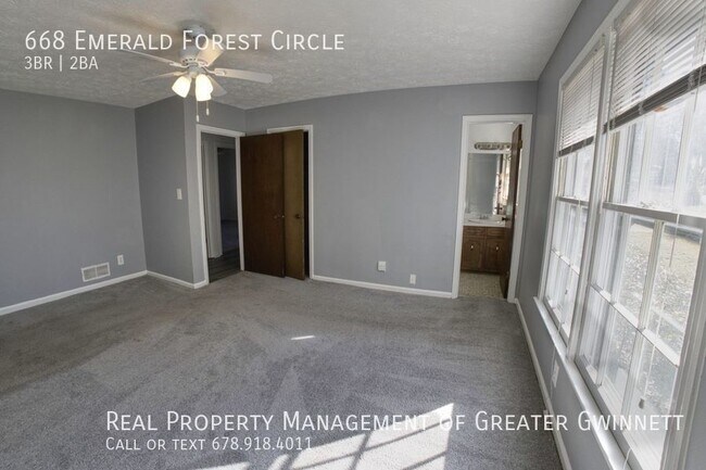 Building Photo - Beautiful Ranch Home with Sky Lights and L...