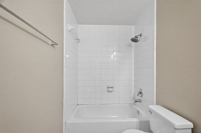 Building Photo - 19207 Pinewood Mist Ln