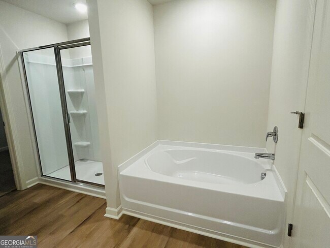 Building Photo - 112 Glenrise Dr
