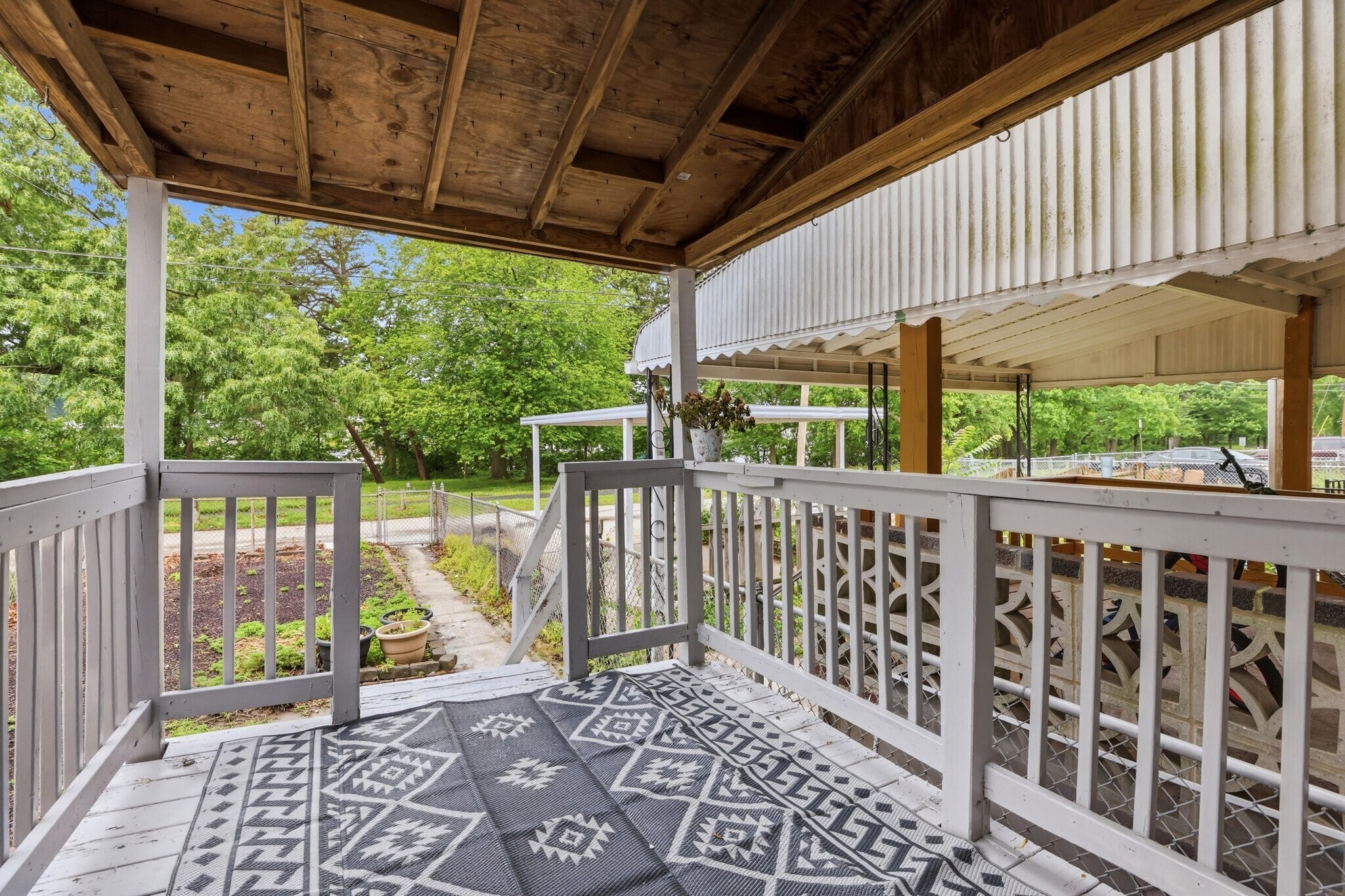 Building Photo - 318 Grovethorn Rd