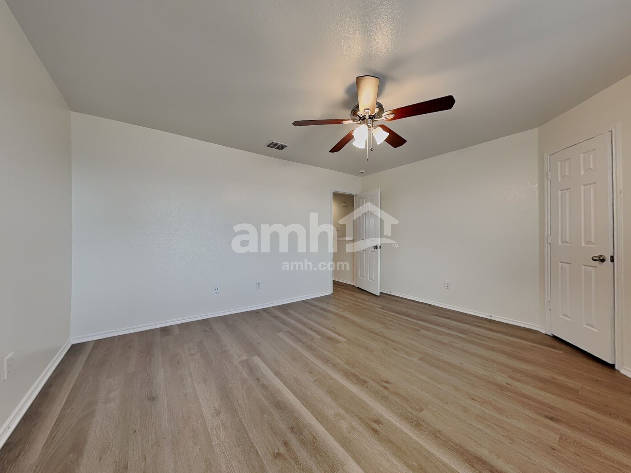 Building Photo - 10616 Park City Trl