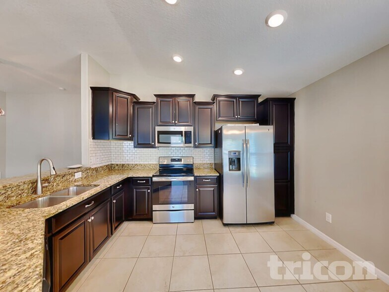 Building Photo - 13928 Reindeer Cir