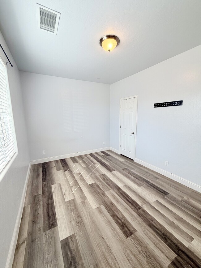 Building Photo - 1736 Berry St