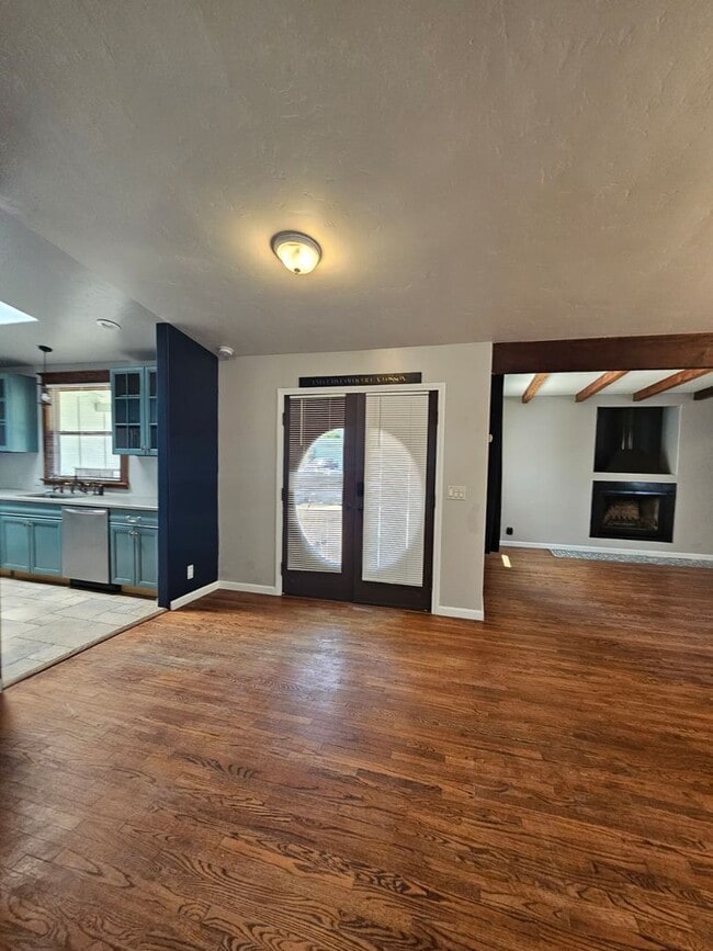 Building Photo - 352 Bonito Ave