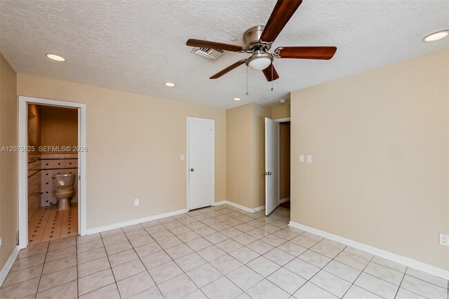 Building Photo - 7518 NW 42nd Dr