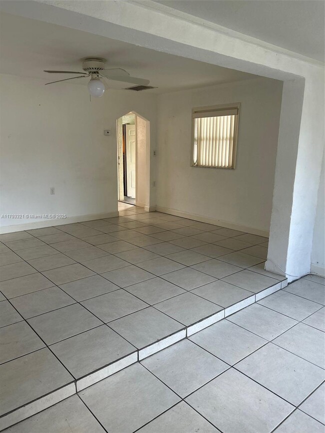 Building Photo - 550 N 58th Ave