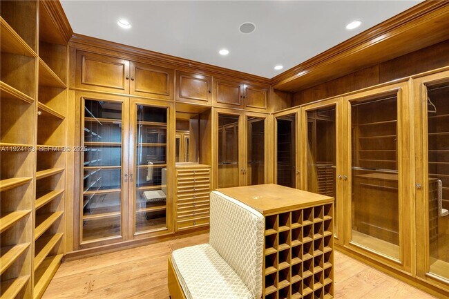 Building Photo - 13671 Deering Bay Dr