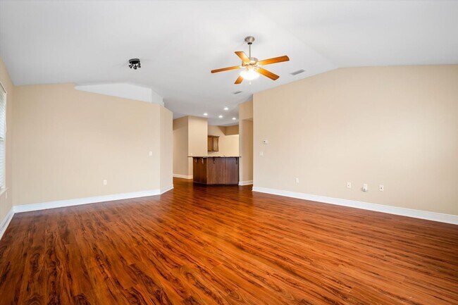 Building Photo - WEST FAIRHOPE IN HUNTINGTON WOODS