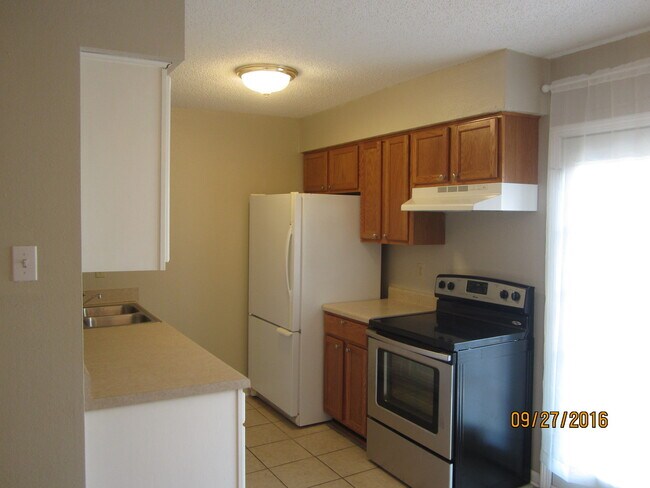 Building Photo - Cedar Park Village