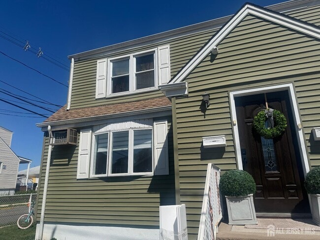 Building Photo - 84 2nd St