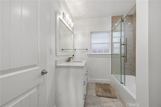 Building Photo - 630 Pioneer Dr