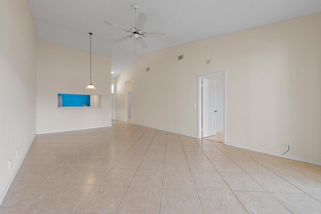 Building Photo - 216 Cypress Point Dr