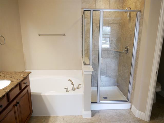 Building Photo - 2681 Chambers Dr