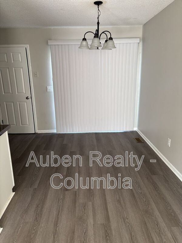 Building Photo - 3 Londonderry Square