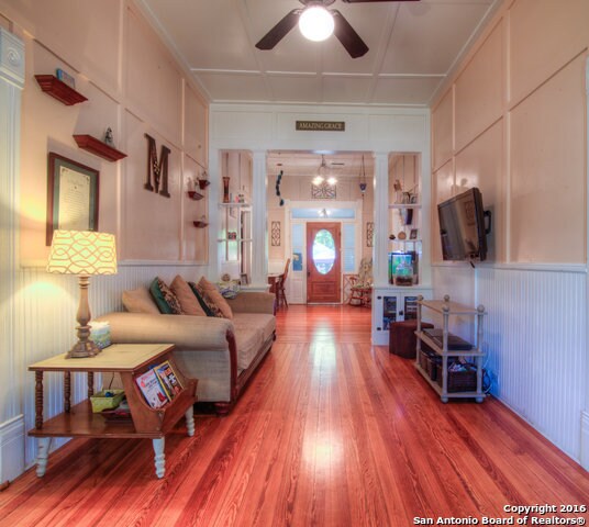 Building Photo - 545 Willow Ave