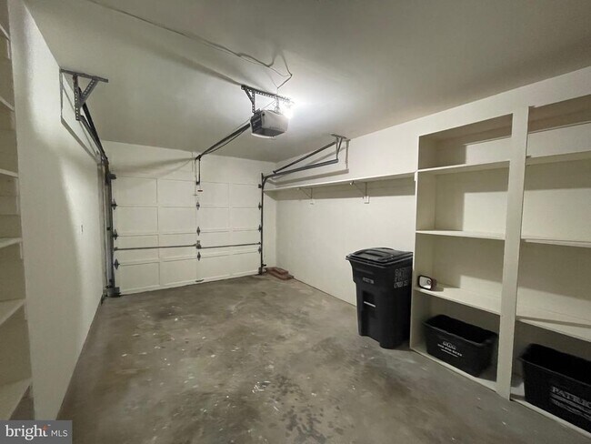 Building Photo - 6259 Traci Joyce Ln