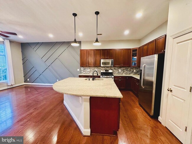 Building Photo - 9032 Ribbon Falls Loop