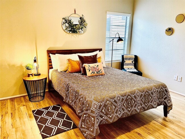 Building Photo - 12900 Walden Rd