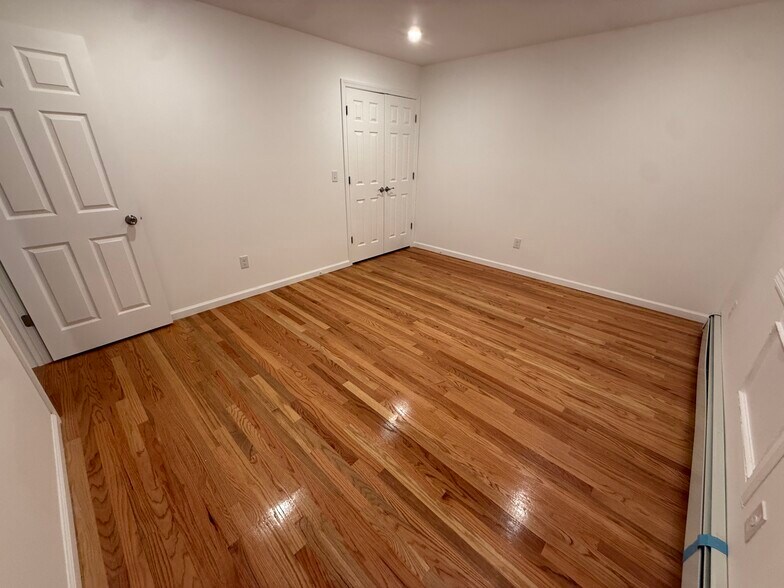 Building Photo - 350 S Wood Ave