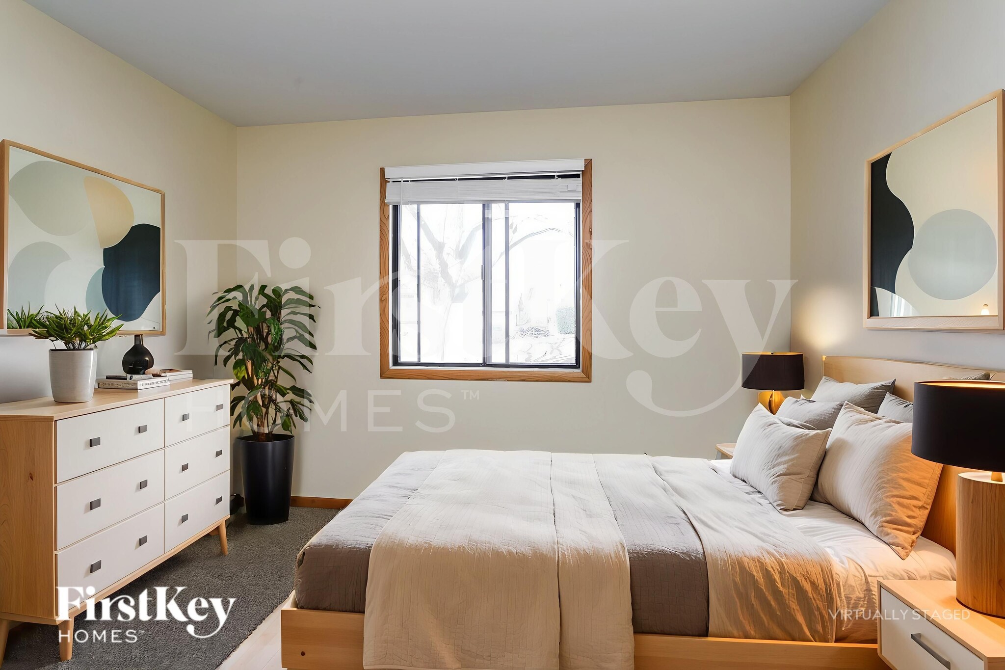 Building Photo - 915 Camelot Dr