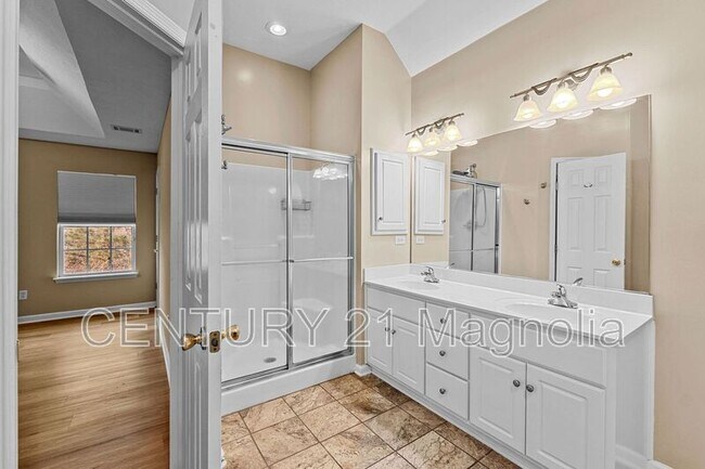 Building Photo - 934 Sedgefield Cir