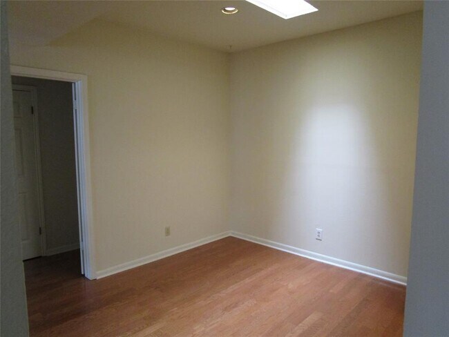 Building Photo - 2529 Rio Grande St