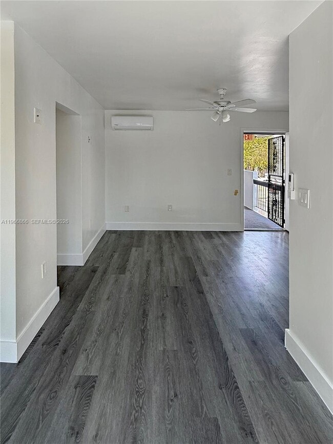 Building Photo - 852 SW 1st St