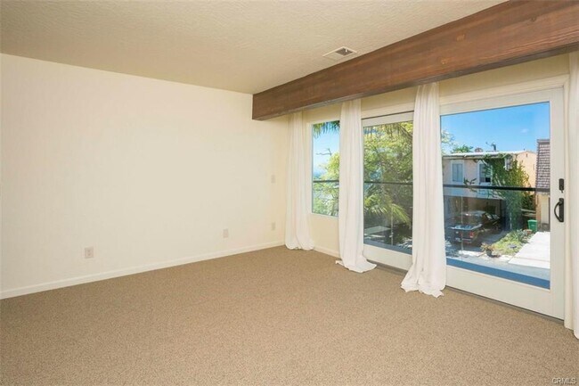 Building Photo - 1076 Miramar St