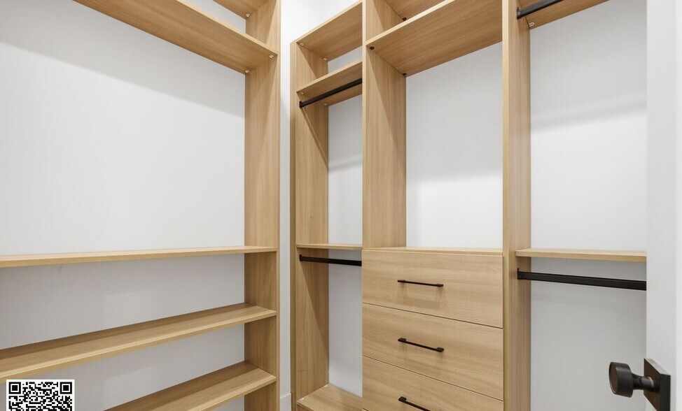 Building Photo - 2835 S Redondo Blvd