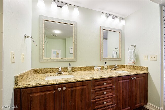 Building Photo - 11118 Gulf Shore Dr