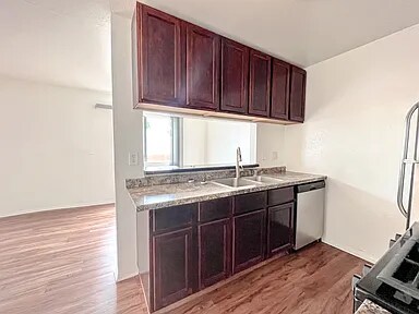 Building Photo - 14746 Delano St