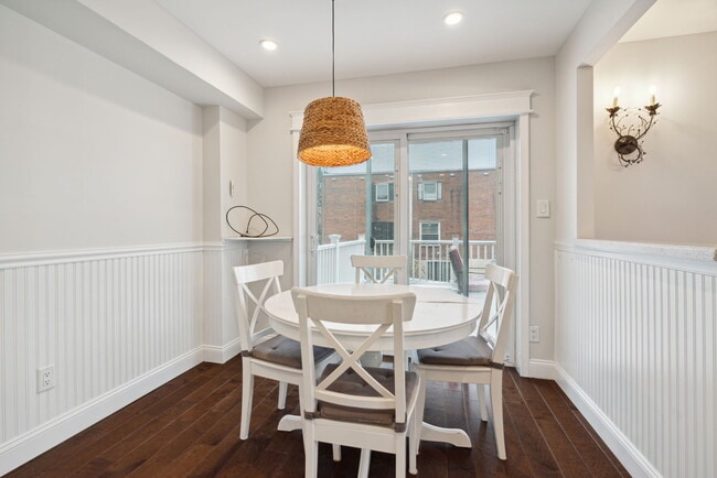 Breakfast Nook - 100 Rennard Ter