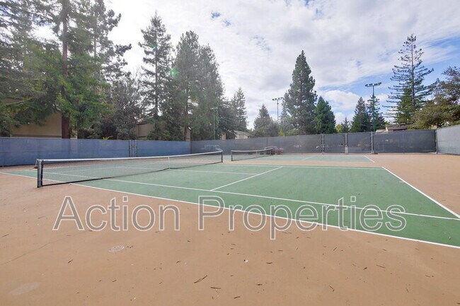 Building Photo - 505 Cypress Point Dr