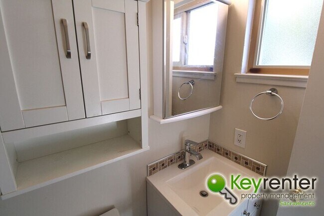 Building Photo - 2308 Rogue River Dr