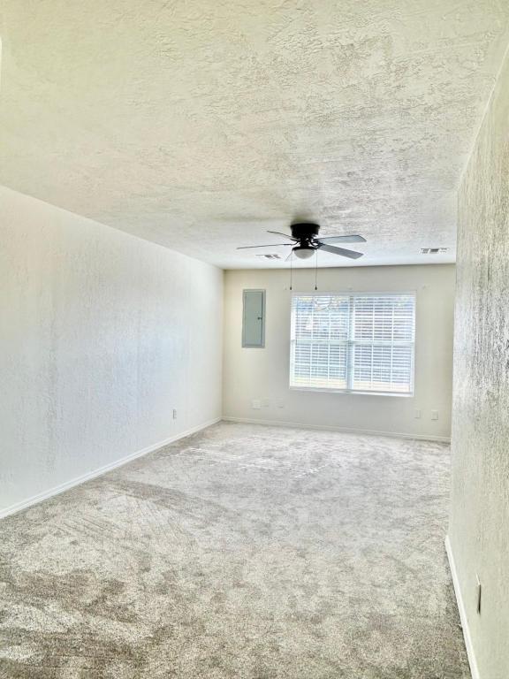 Building Photo - 1214 NW Columbia Ave