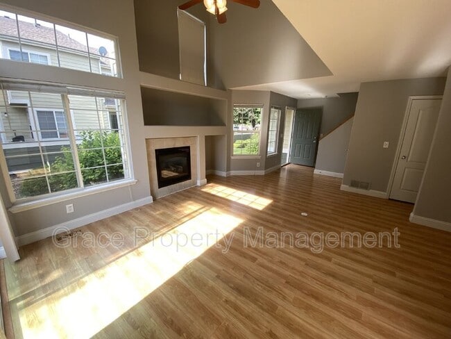 Building Photo - 930 Button Rock Dr