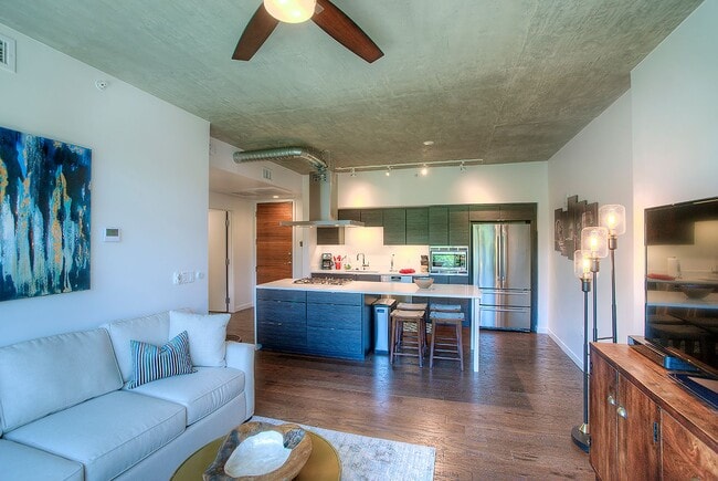 Building Photo - Highrise 1 Bedroom at Portland on the Park