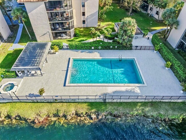 Building Photo - 605 Ives Dairy Rd