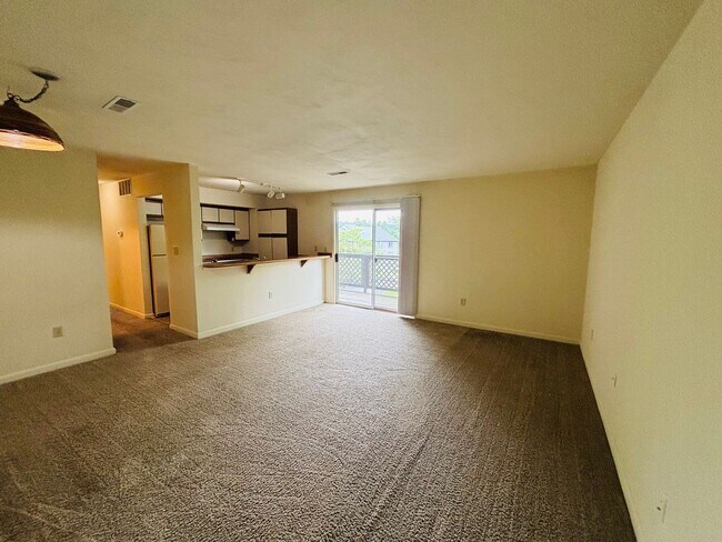 Building Photo - 844 Claytor Square