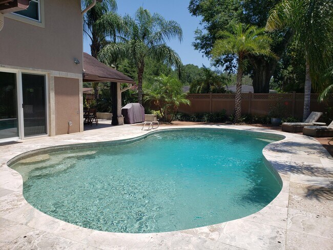 Building Photo - 88 Oakwood Rd